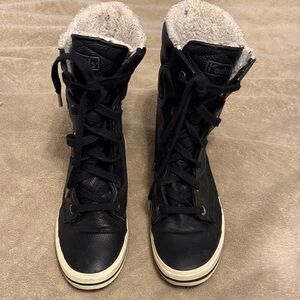 Keds Black High-Top Sneakers with White Sole/Faux Fur liner🤠